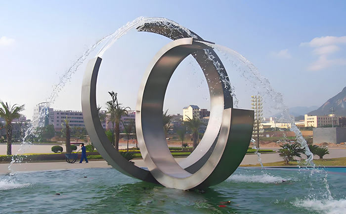 靈動(dòng)水韻，不銹鋼噴泉雕塑的夢(mèng)幻交響