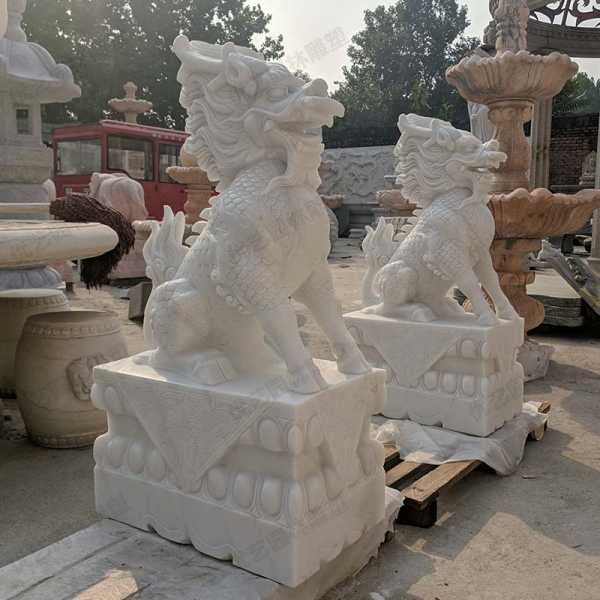 什么是傳統(tǒng)景觀中的藝術(shù)雕塑呢？